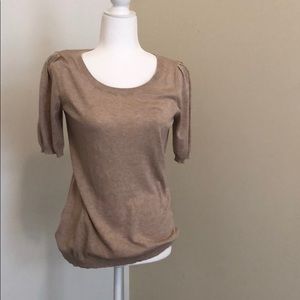 Short sleeve sweater